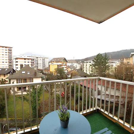 Apartment Paradise Near Downtown & Free Parking - Local Bike